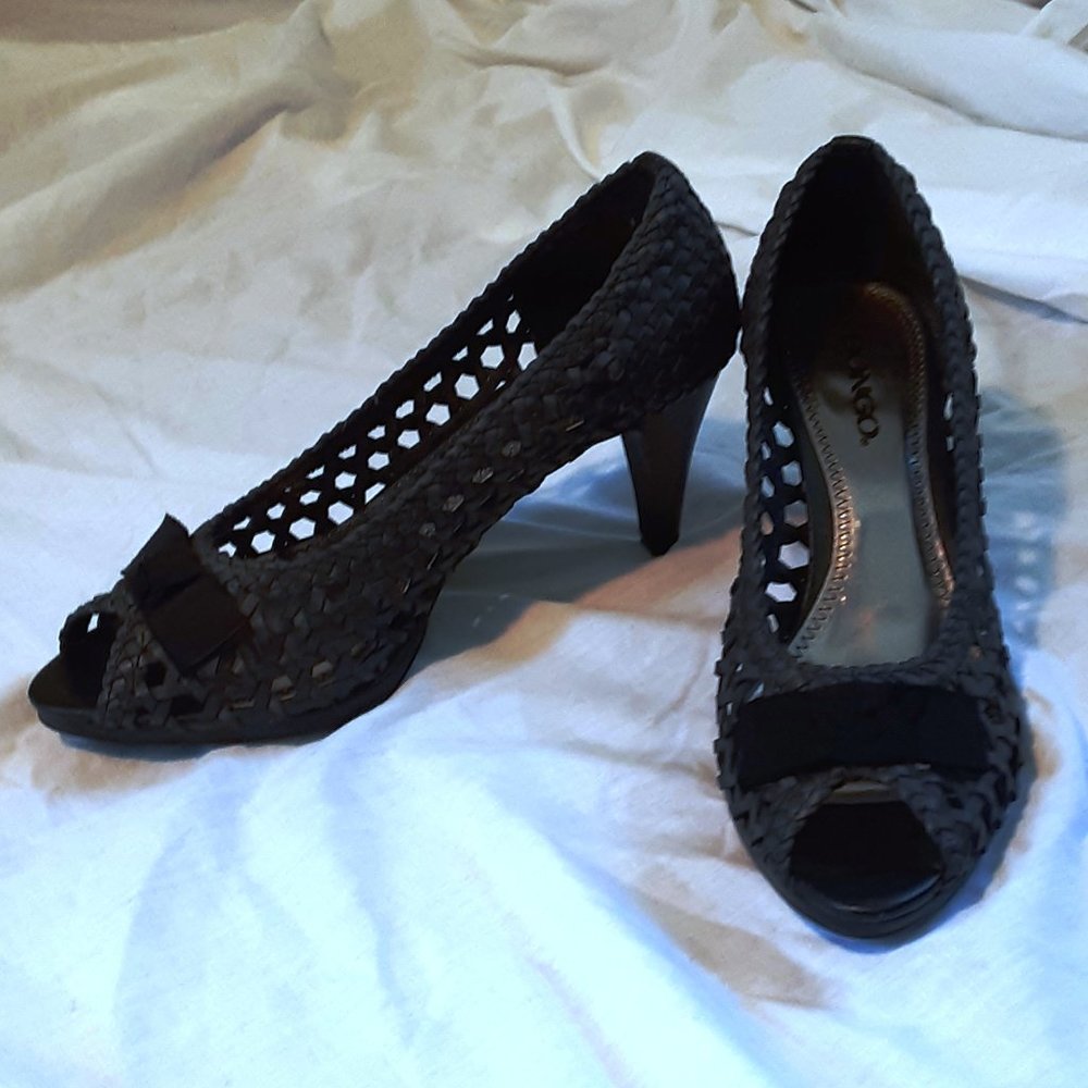 Bongo Vegan Open-Toed Heels NWOT